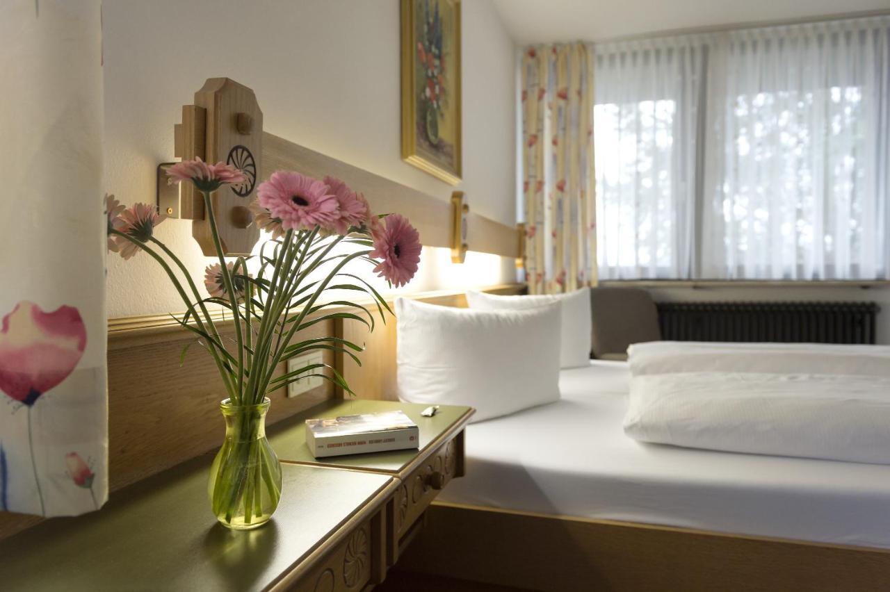 Hotel Dreisonnenberg Neuschönau Pokoj fotografie